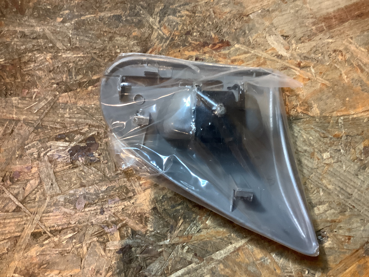 VW Sharan, Seat Alhambra Blende links Gurtbandführung Original VW NEU