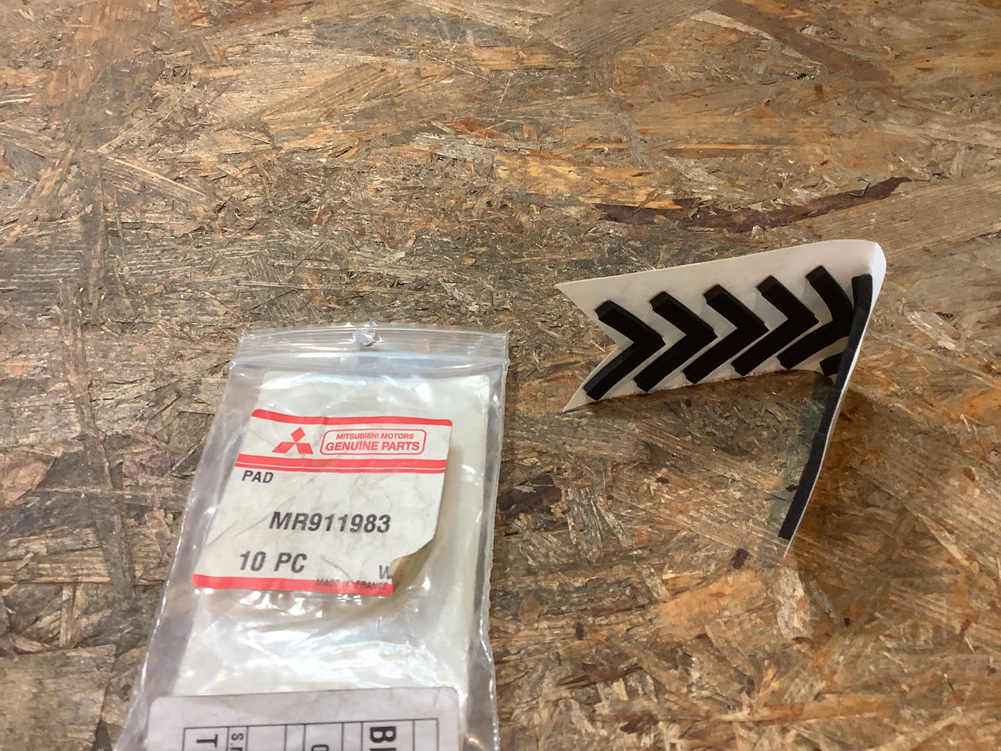 Mitsubishi Carisma Europe DA1A, Space Star, Ann. 00-01, DG4A Polster, vordere Stoßstangenoberfläche Original Mitsubishi NEU