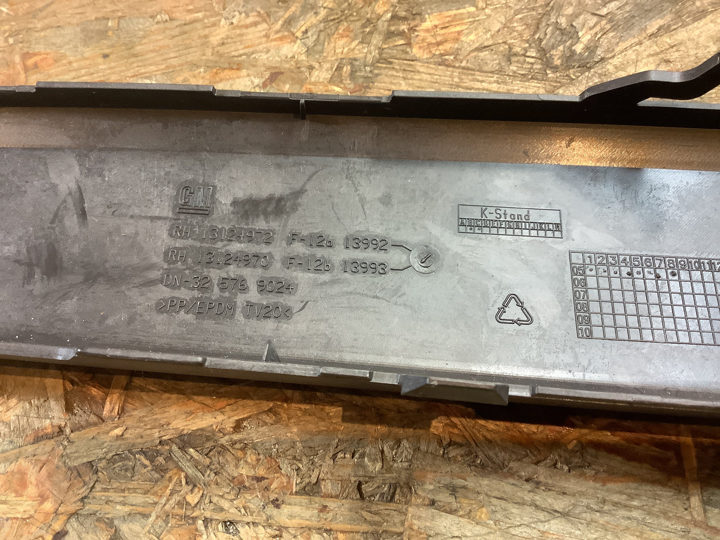 Opel Zafira B Zierleiste Stoßstange vorn rechts Original GM NEU