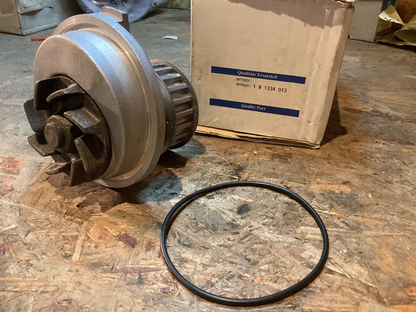 Opel Ascona C, Kadett D/E, Manta B, Rekord E Wasserpumpe Original GM NEU