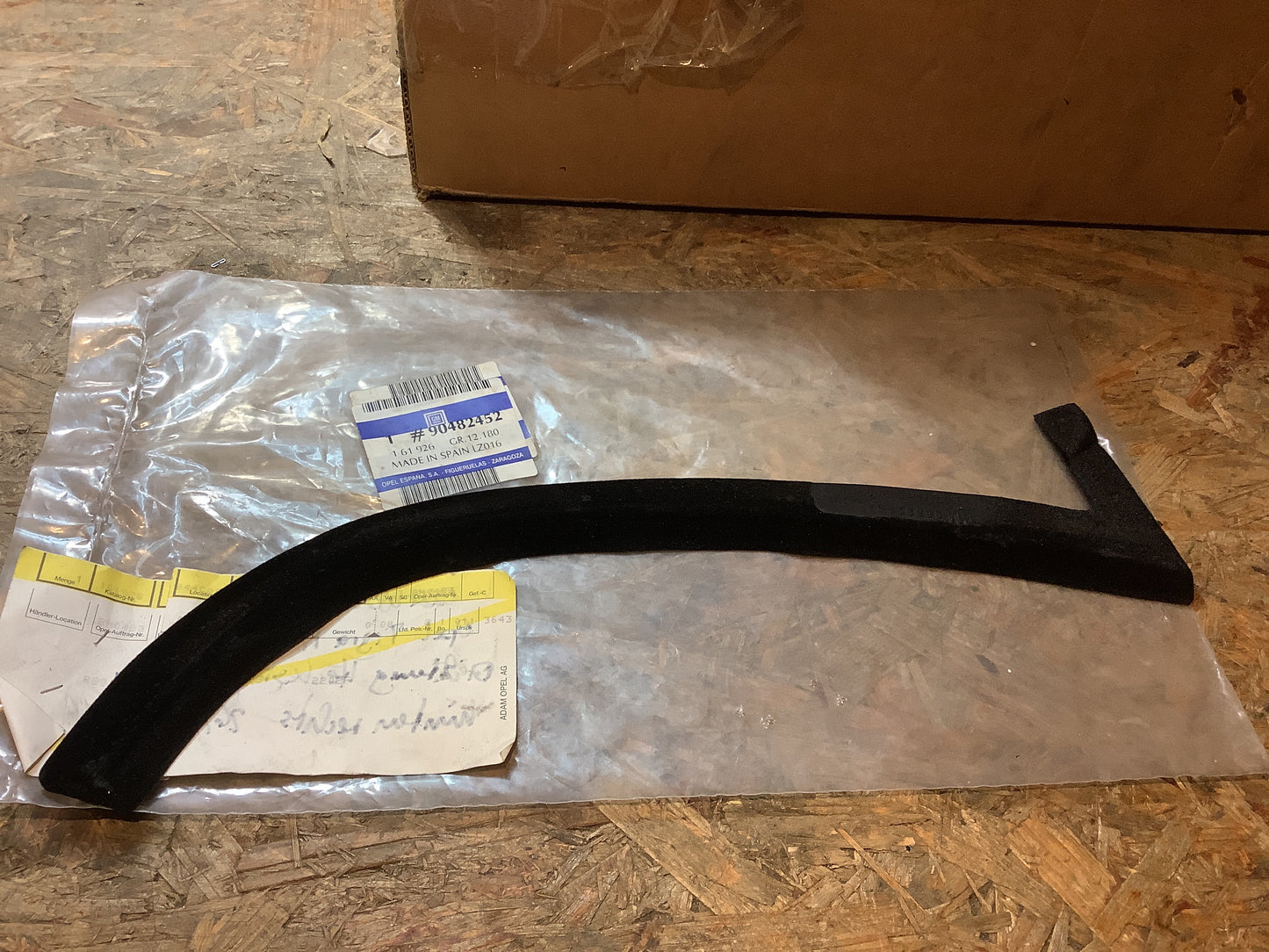 Opel Tigra A Wasserabweiser, Dichtung Heckscheibe hinten rechts Original GM NEU