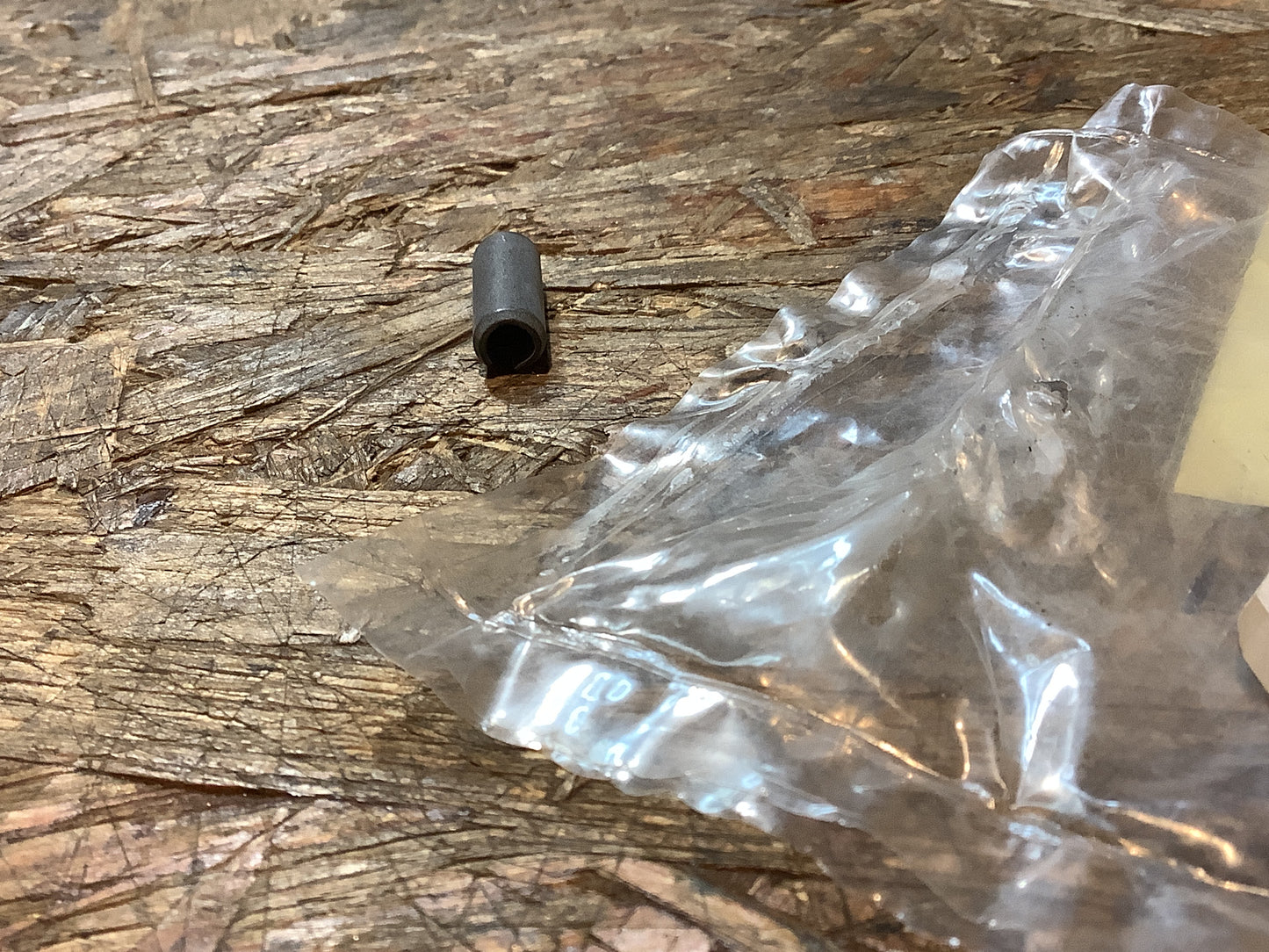 Opel Astra H, Vectra B, Corsa C Spiral-Spannstift Bremsbacke hinten Original GM NEU