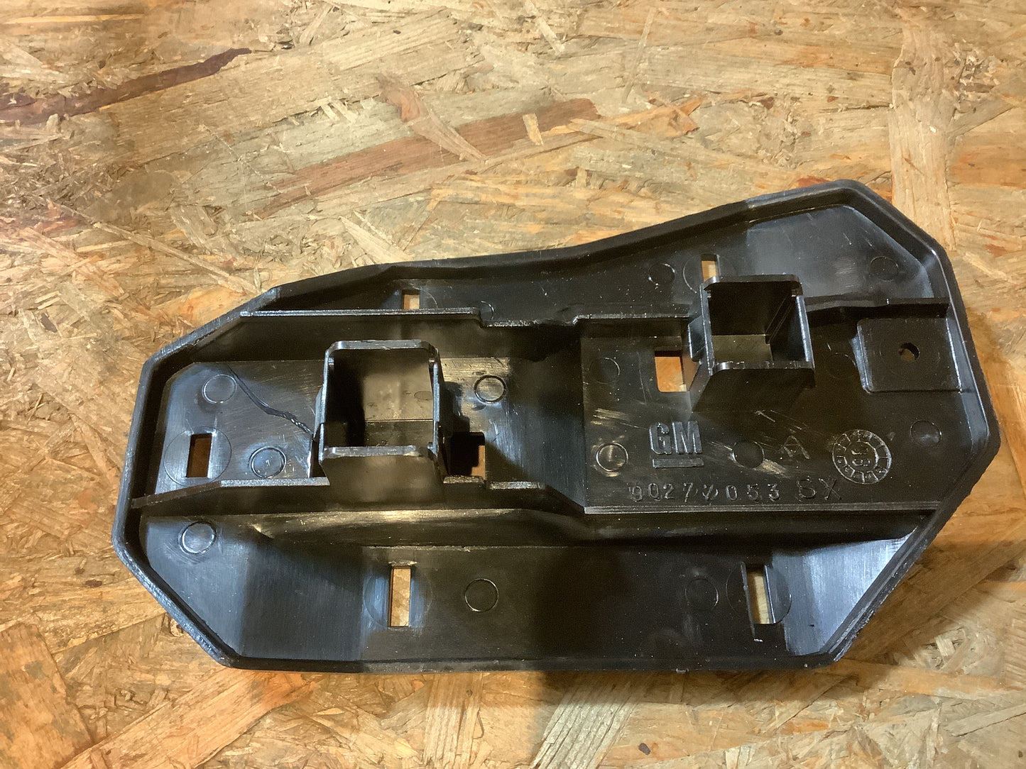 Opel Omega A Halter Verkleidung links Original GM NEU