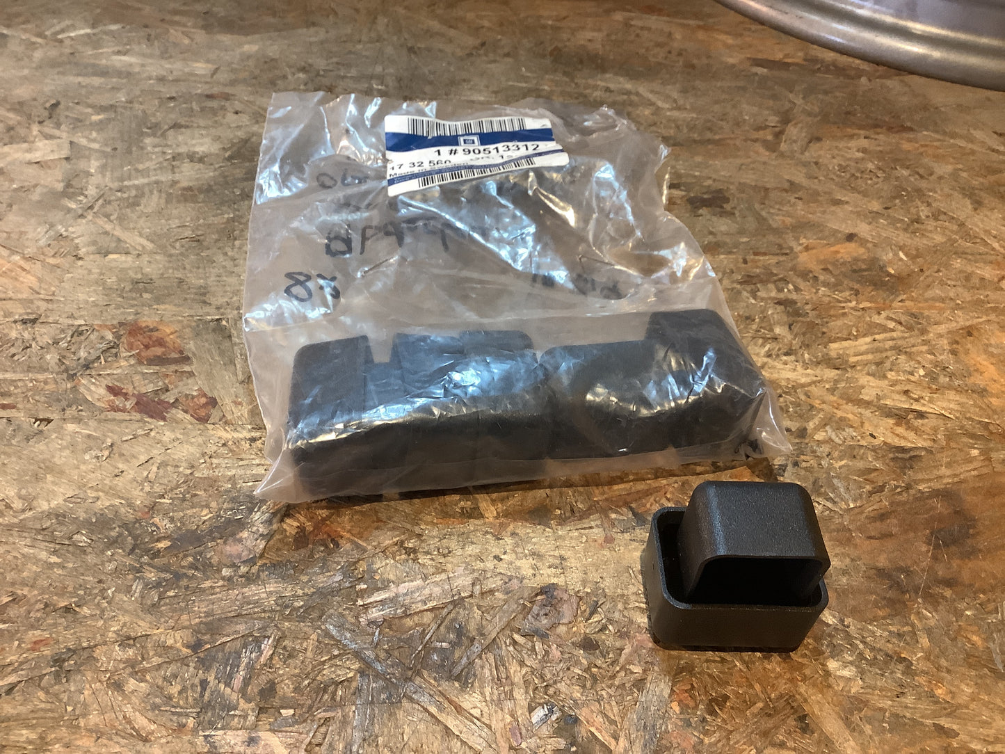 Opel Omega A/B, Kadett E, Astra F Abdeckung Dachträger Original GM NEU