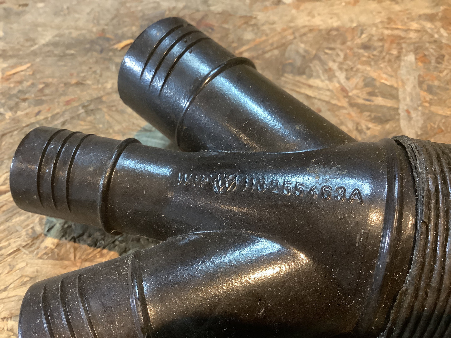 VW Käfer bis 7/68 Abzweig Schlauch 3-Fach Original VW NEU