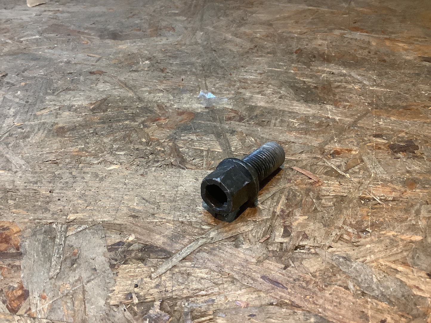 VW Golf V Radschrauben, Schaftlänge 25mm, Satz (5Stk) Original VW NEU