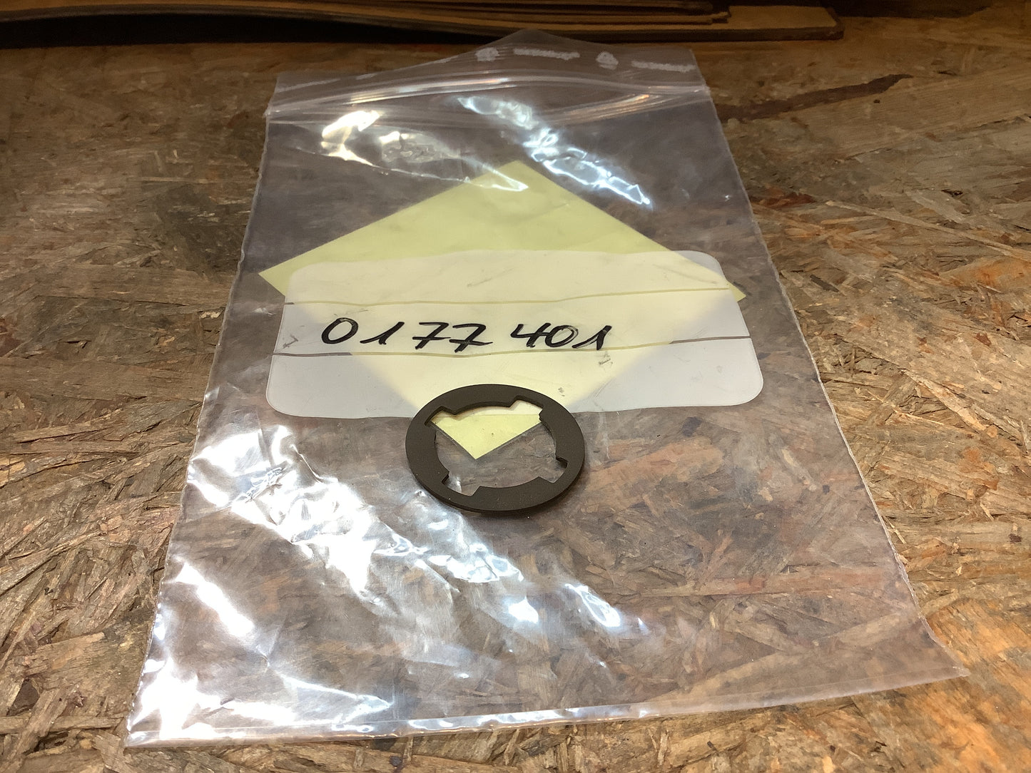 Opel Commodore C, Rekord E Dichtung Schließzylinder, Kofferraumdeckel NEU