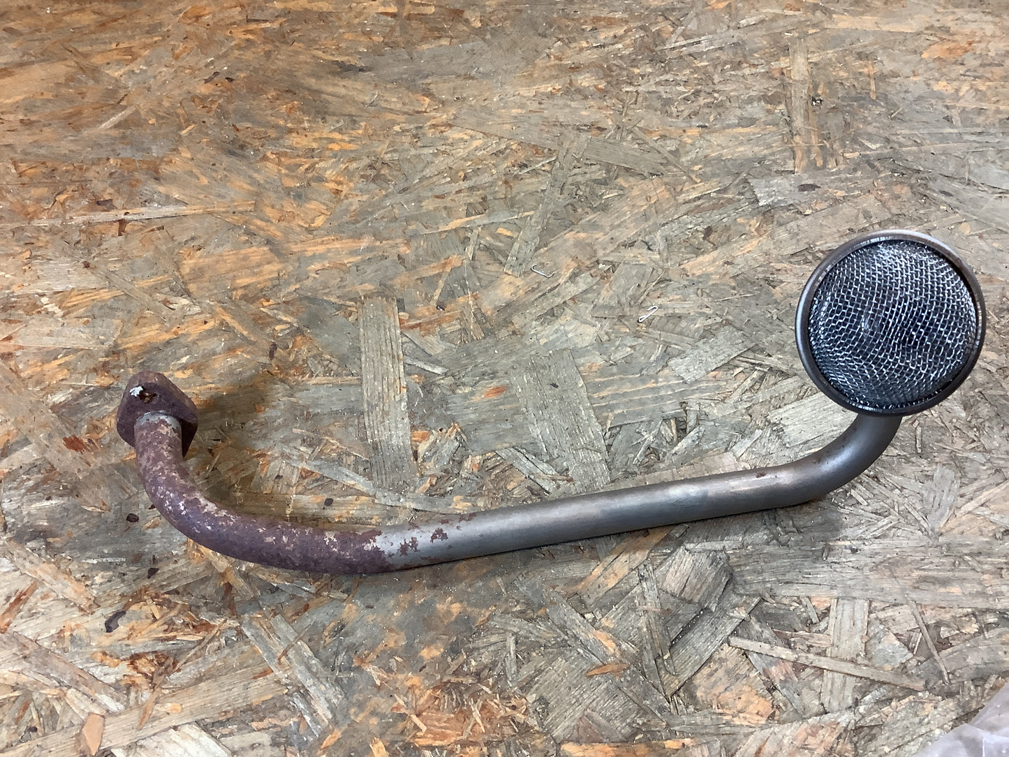 Ascona C 1,6 -Astra F 1,7 Saugrohr, Ölpumpe (mit leichtem Rost) Original GM NEU