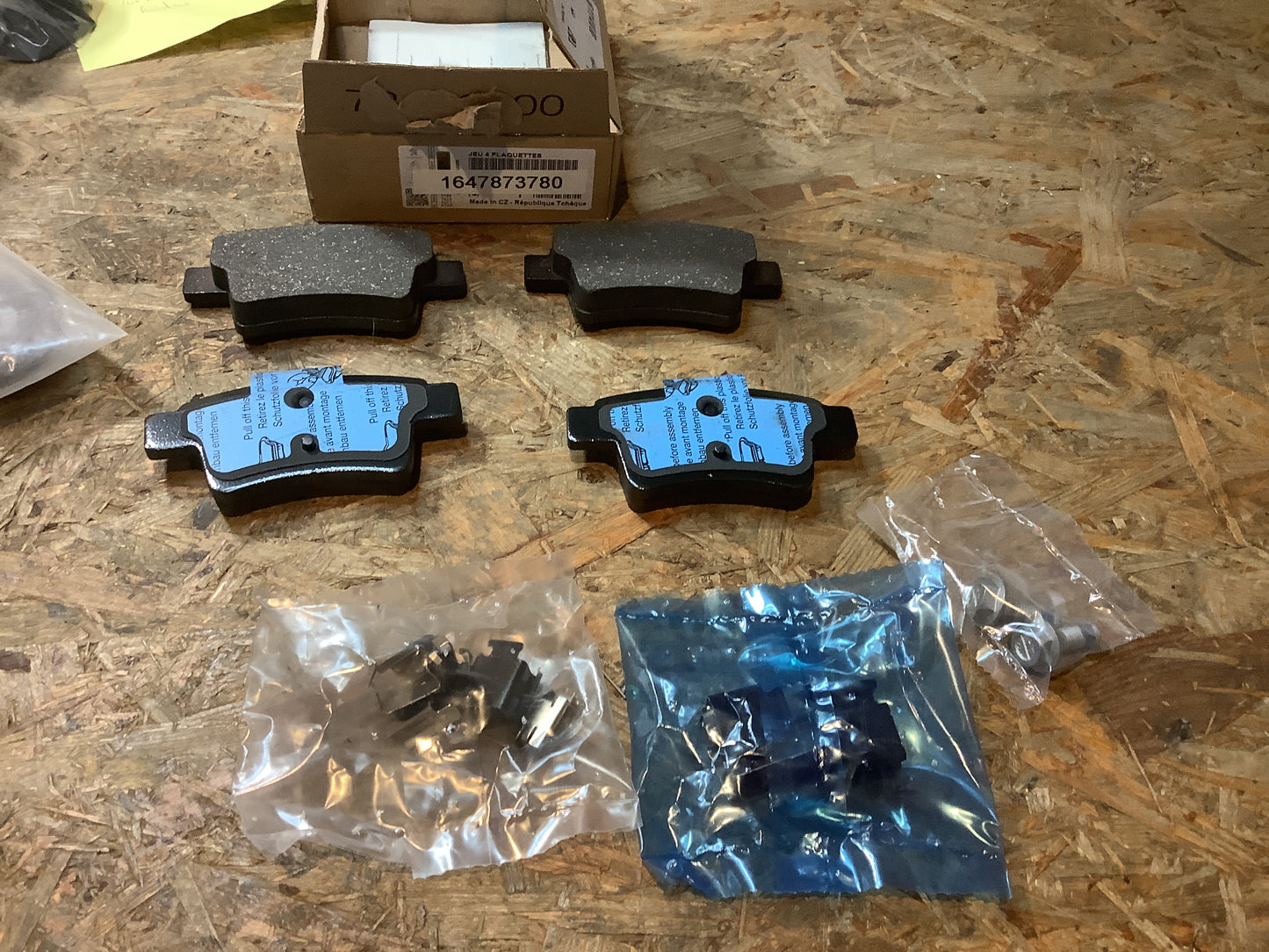 Citroën C4/C4 Picasso Bremsbeläge hinten Original Genuine Parts NEU