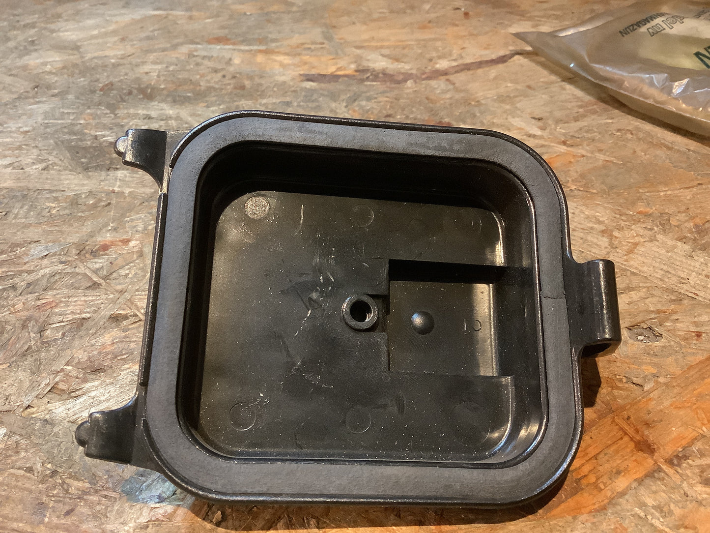 VW Polo 6N Schutzkappe Scheinwerfer rechts Original Hella NEU