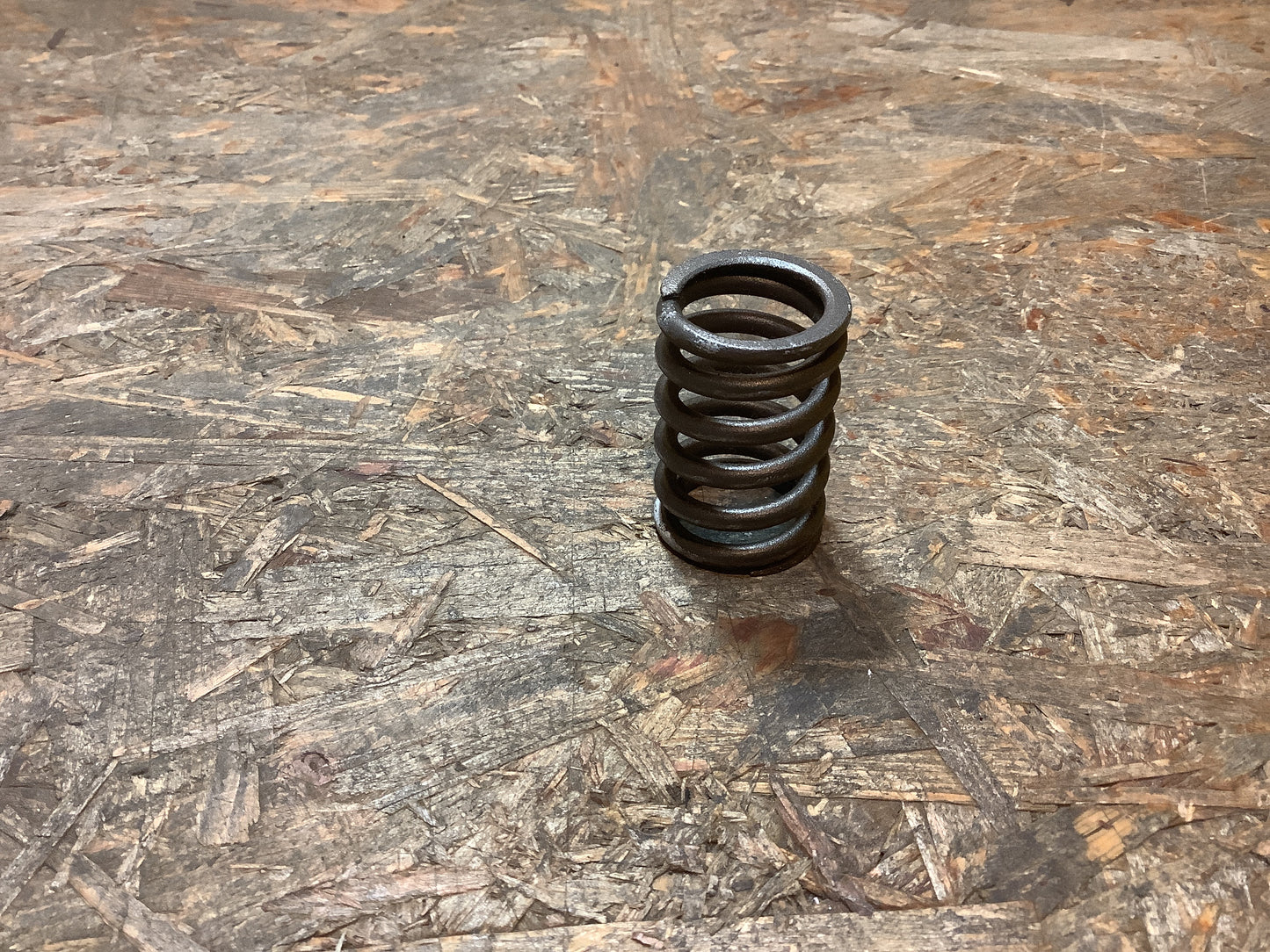 Mitsubishi Lancer; Mitsubishi Mirage Einlass- und Auslassventilfeder Original Mitsubishi NEU