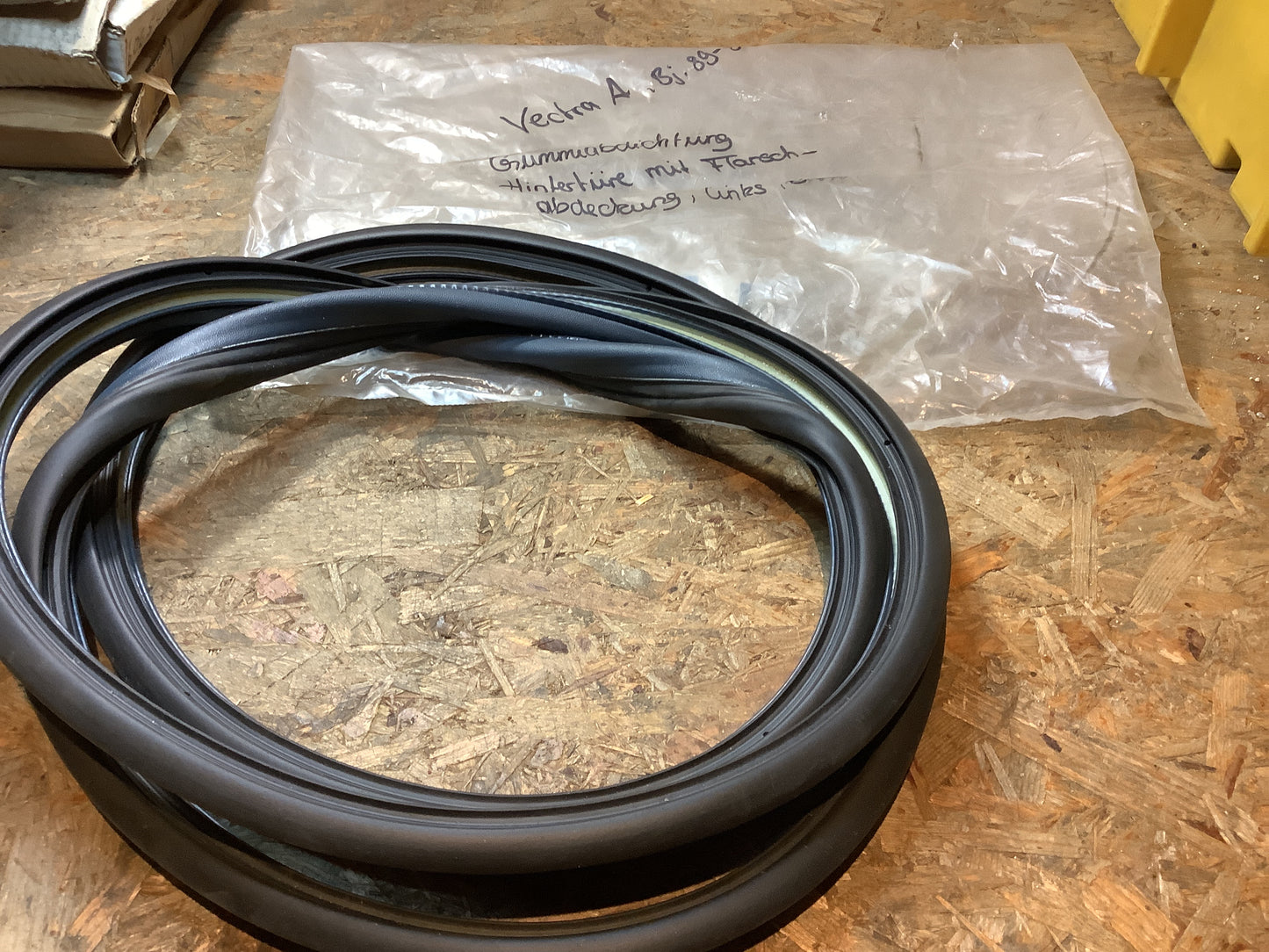 Vectra A Gummiabdichtung Hintertüre mit Flanschabdeckung, links Original GM NEU