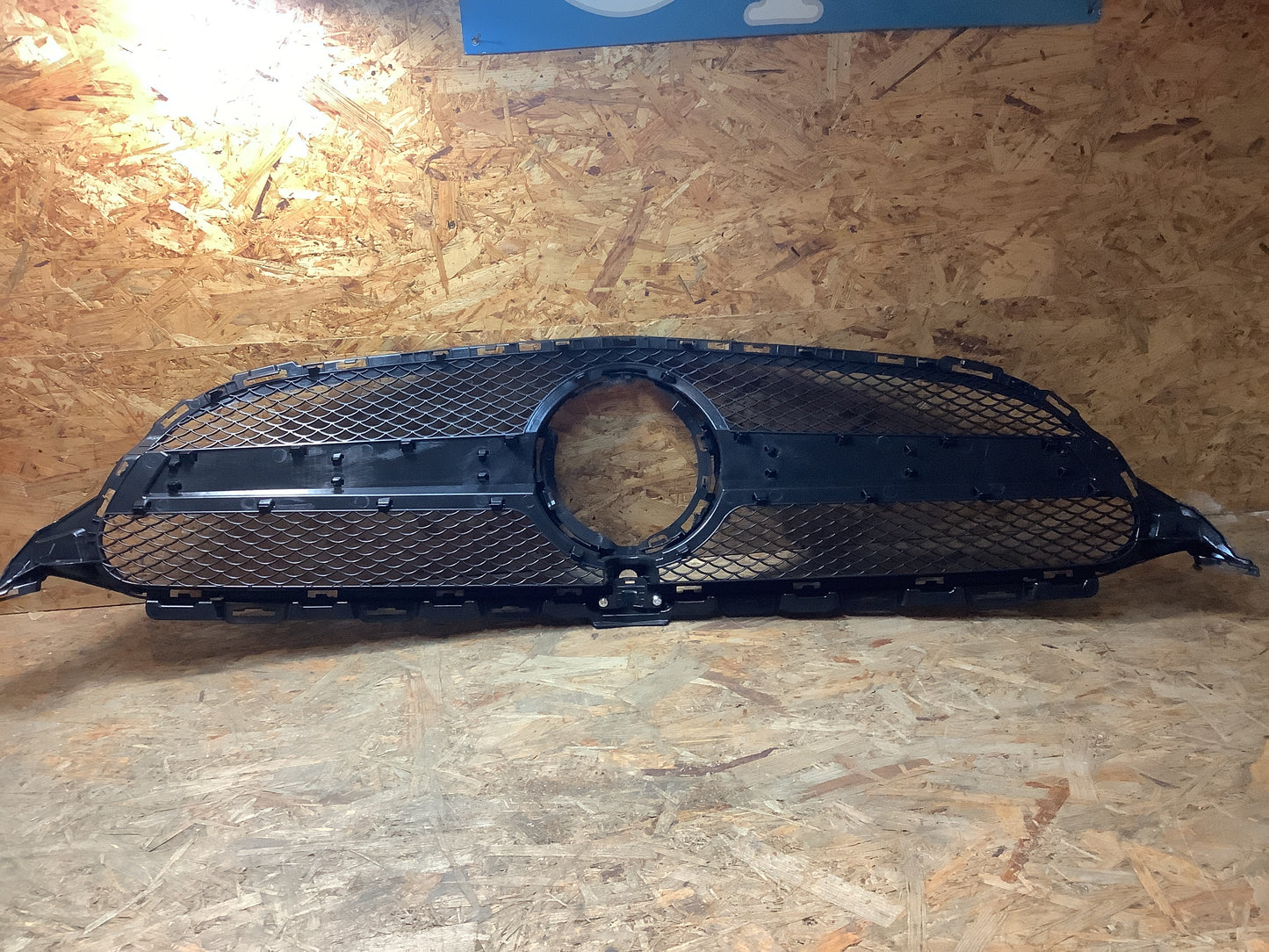 Kühlergrill Schwarz mit Kamera für Mercedes C-Klasse W205 Facelift 2018-2021