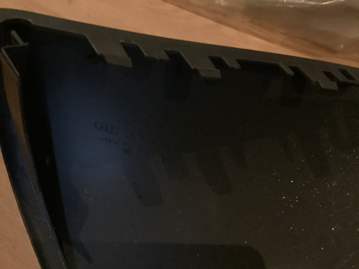 Audi A4, B5 Stoßstangenteil unten Original Audi NEU