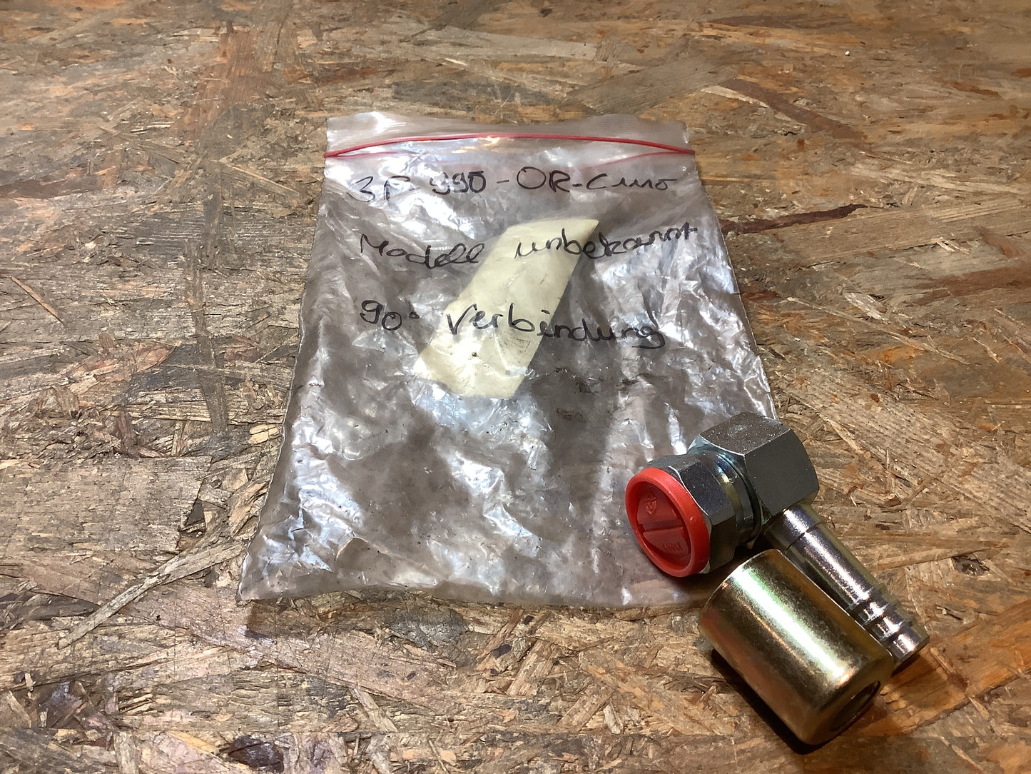 Modell unbekannt 90 Grad Verbindung Original NEU