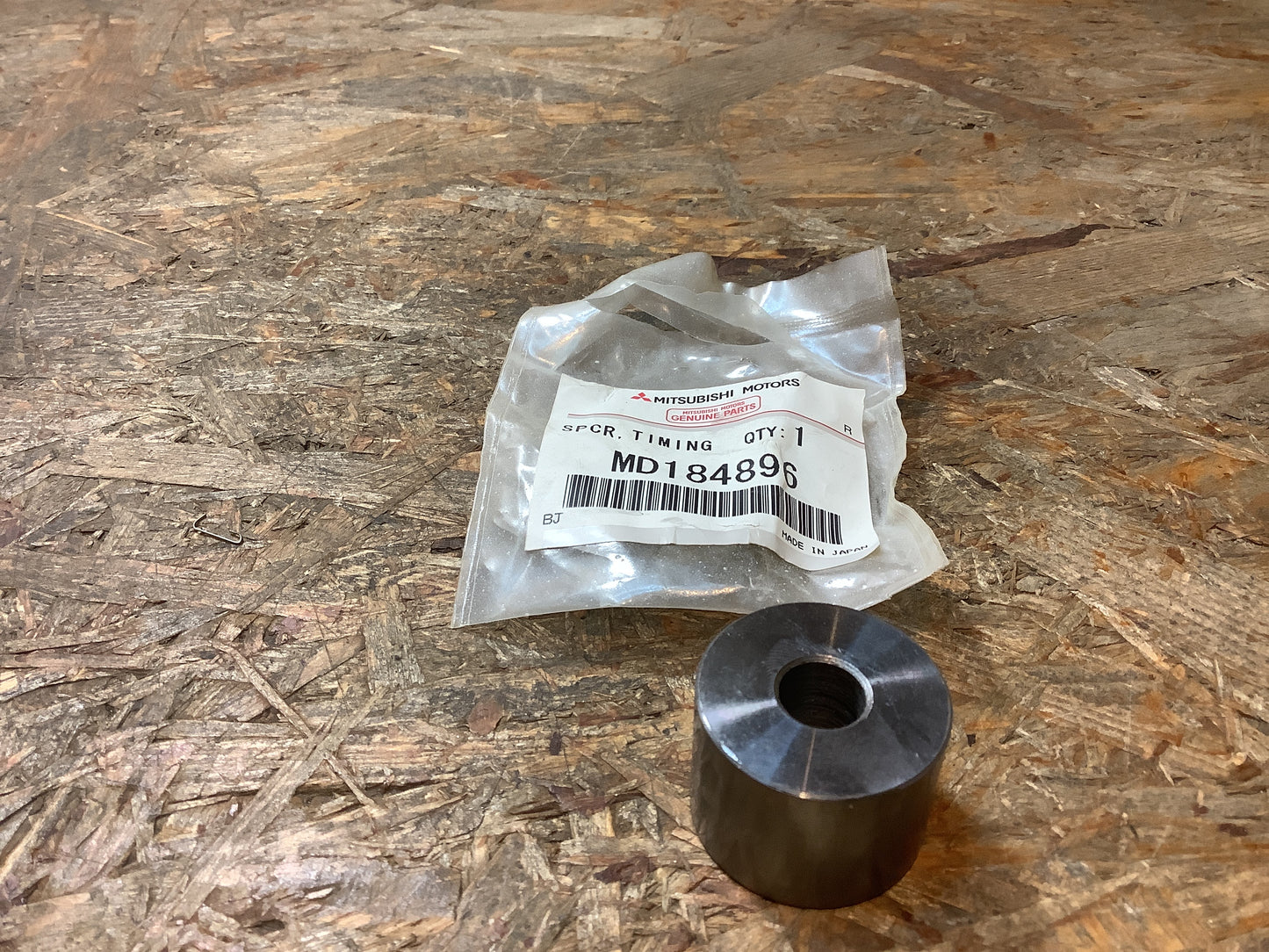 Mitsubishi Bj. 94-04 Distanzstück, Zahnriemenantrieb Original Mitsubishi NEU