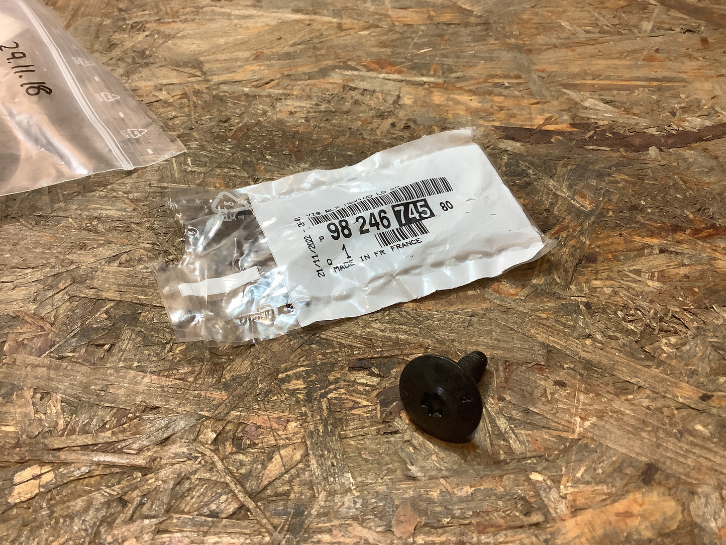 Peugeot/Citroën/Renault/VW Torxschraube Stoßfänger Original PSA Groupe NEU