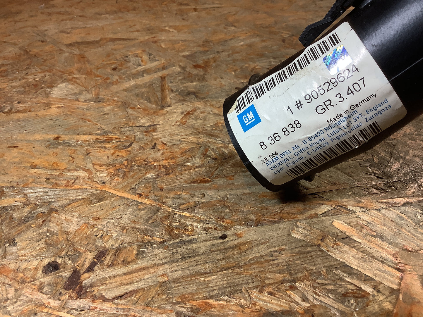 Astra F Anschlussstutzen, Luftansaugung, Luftreiniger an Frontblech Original GM NEU