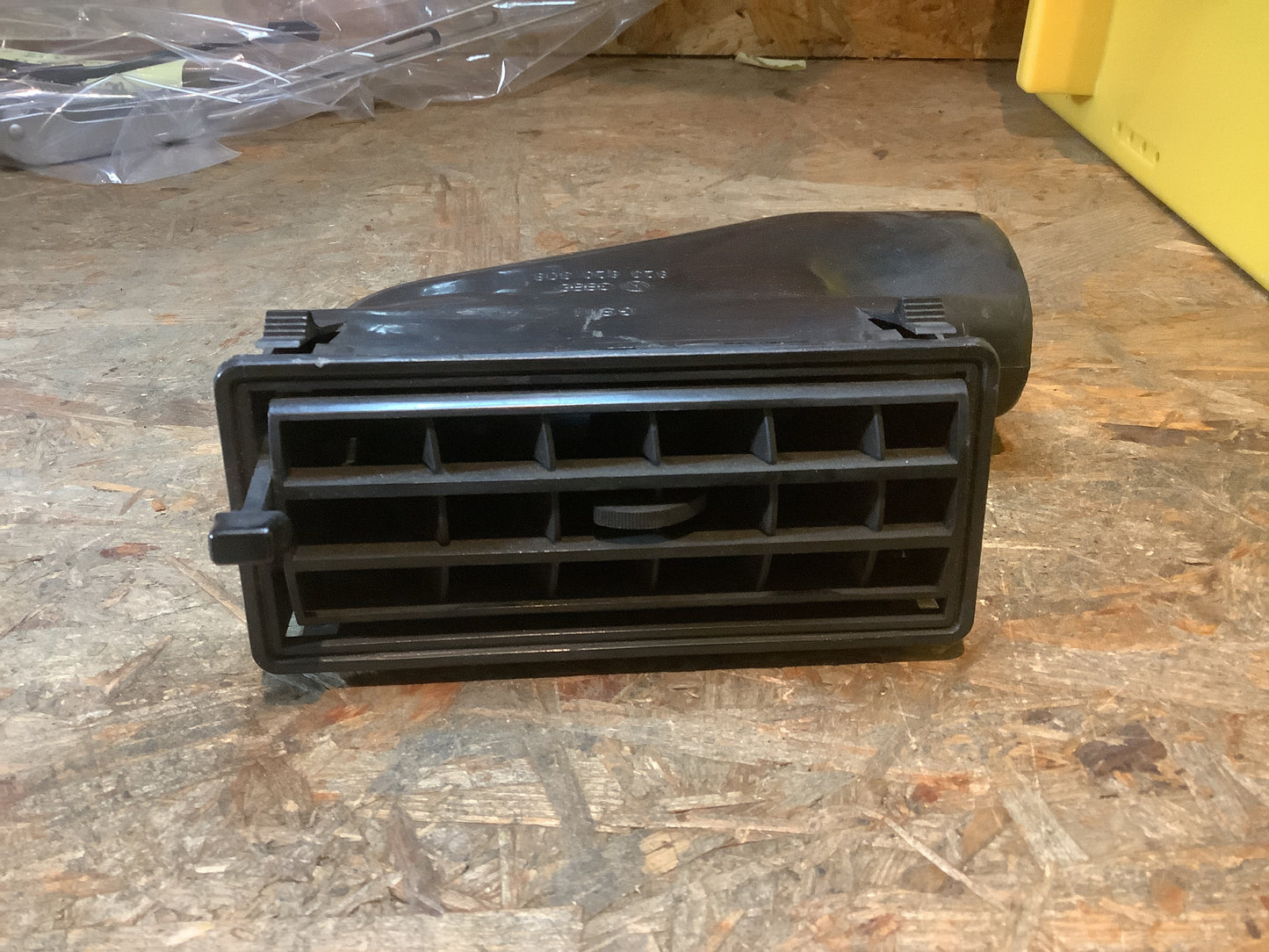 Audi 80/B1Lüftungsdrüse rechts Original Audi VW NEU