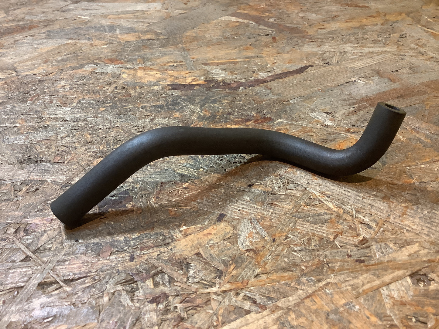 Mitsubishi L300 Europe, P01W Schlauch, Zylinderkopfhaube Original Mitsubishi NEU