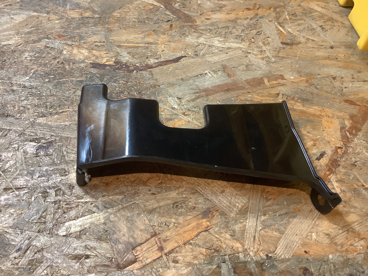 Mitsubishi Space Star Bj.13 Verkleidung Luftführung rechts Original Mitsubishi NEU