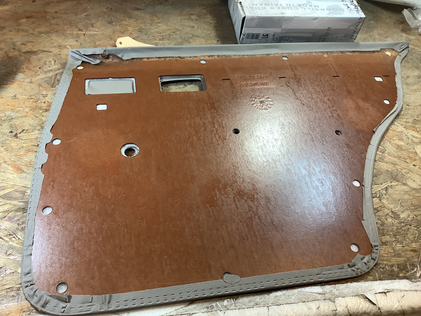 Opel Kadett E 5 Türer Verkleidung hinten links Original GM NEU