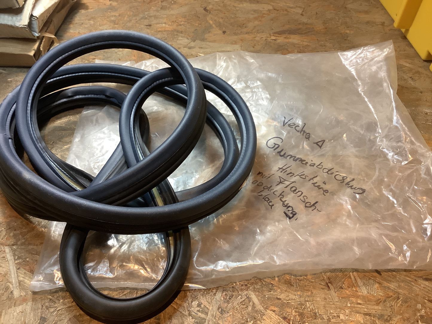 Vectra A Gummiabdichtung Hintertüre mit Flanschabdeckung, blau Original GM NEU