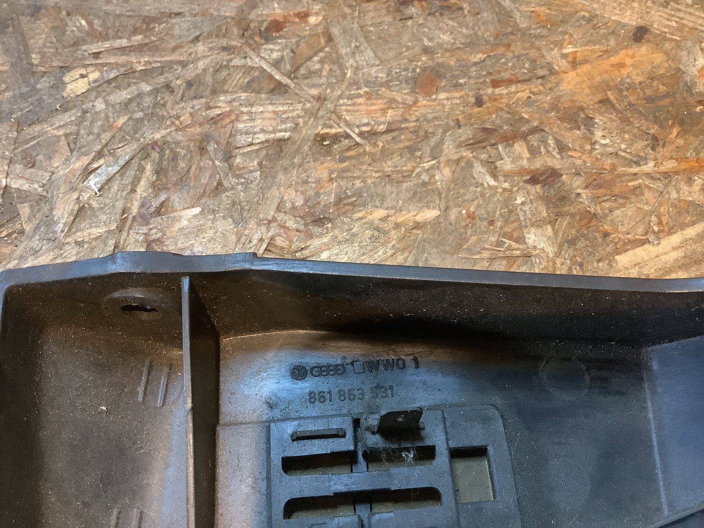 VW Polo 1, Audi 50 Halterung Hutablage Original Audi VW NEU