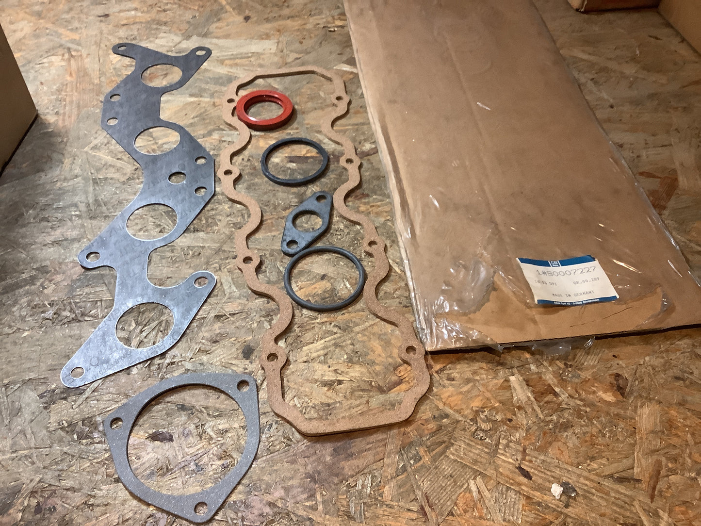 Opel Ascona C 115 PS, Opel Kadett D/E 115 PS, Opel Manta B 90 PS, Opel Rekord E 75-90PS Dichtungssatz Original GM NEU