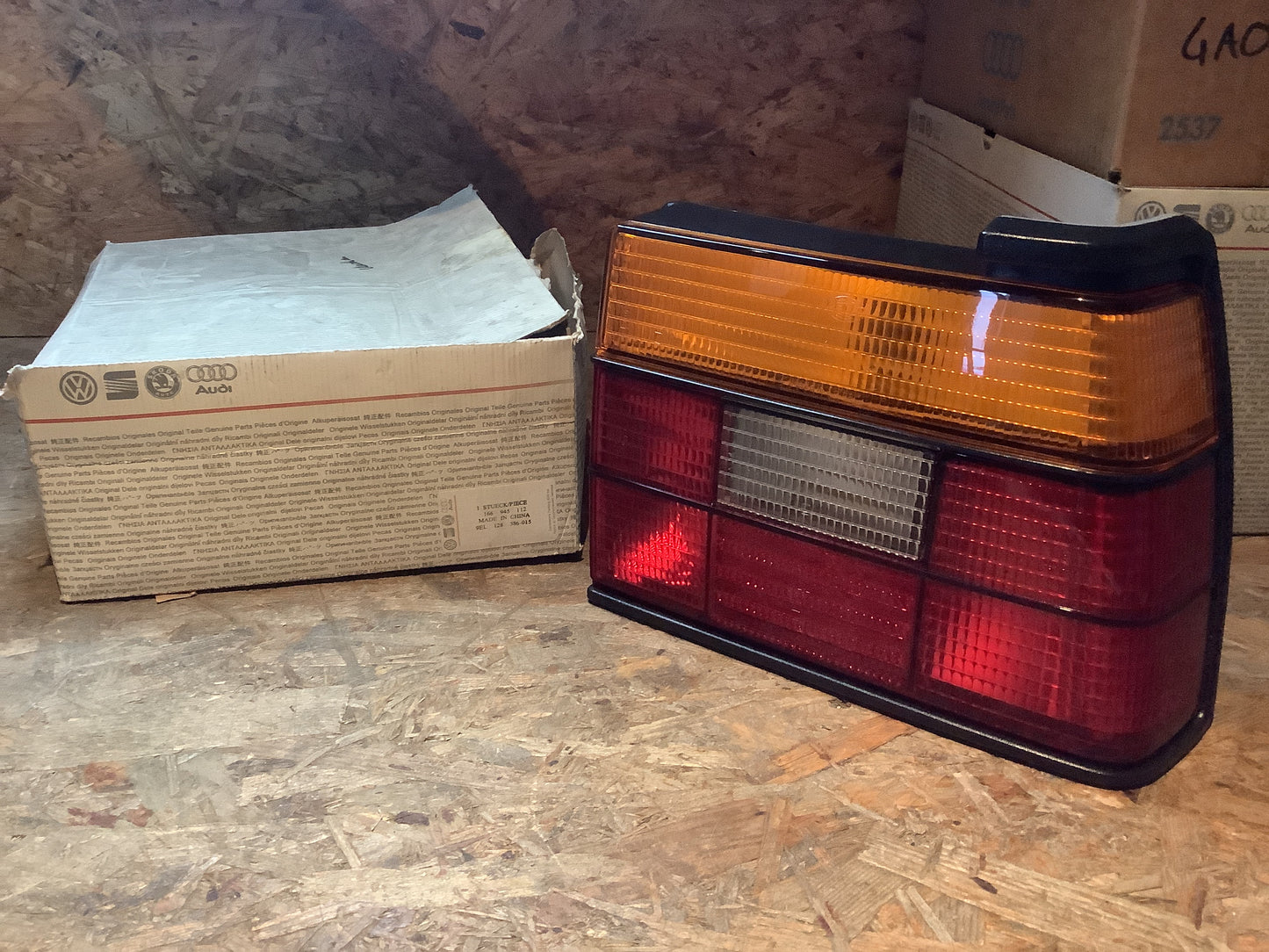 Vw Jetta Leuchte rechts hinten Original Genuine Parts NEU