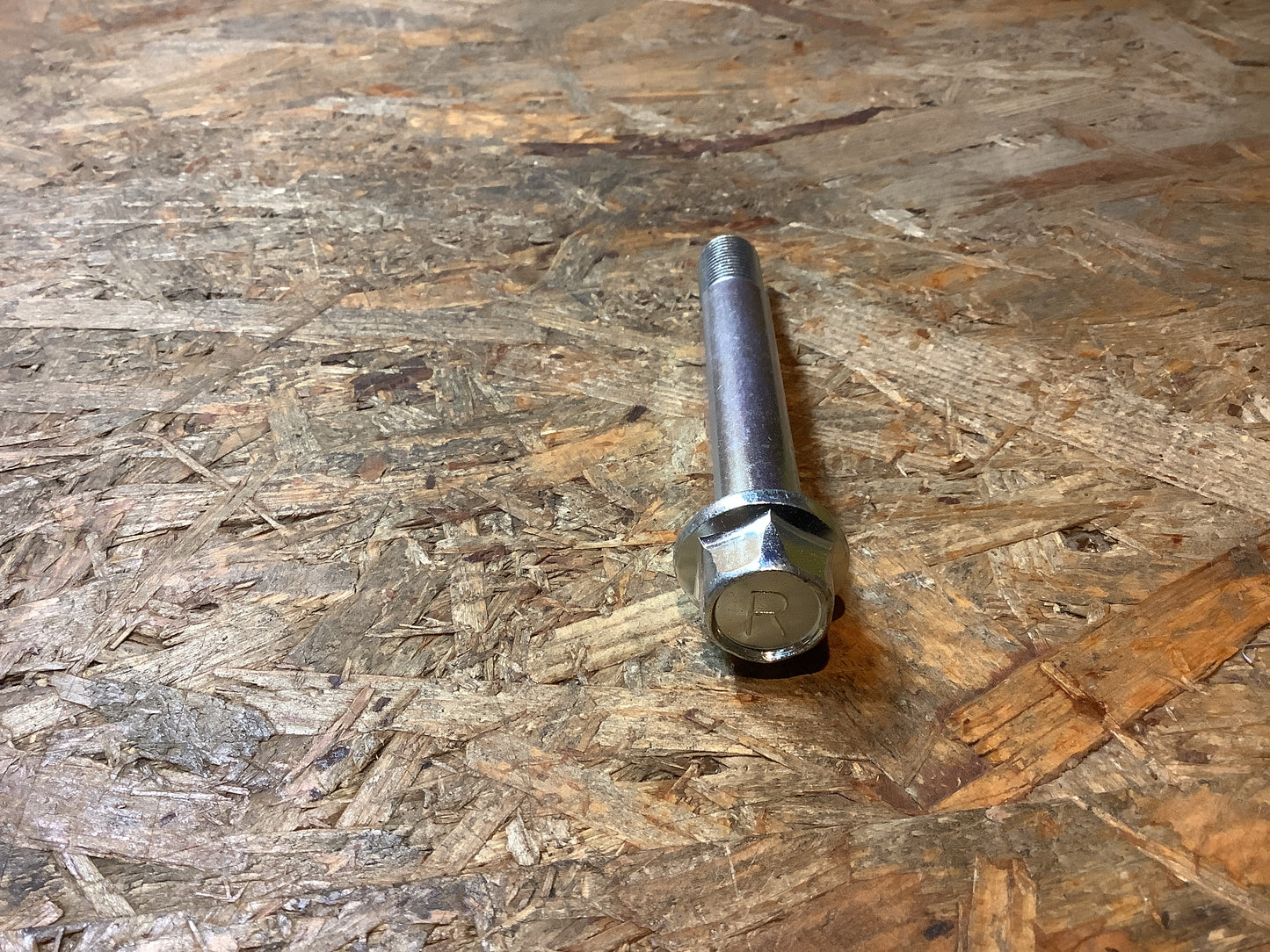 Mitsubishi Pajero, Bj.06 Schraube an Querlenker Original Mitsubishi NEU