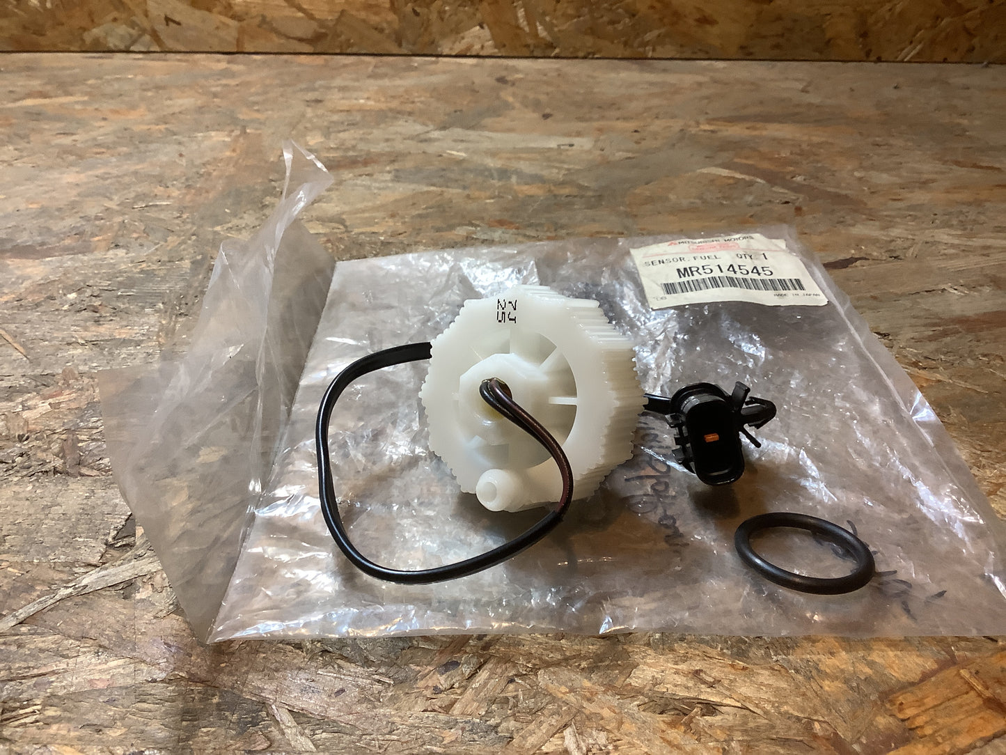 Mitsubishi Pajero Wassersensor, Kraftstoffanlage Original Mitsubishi NEU