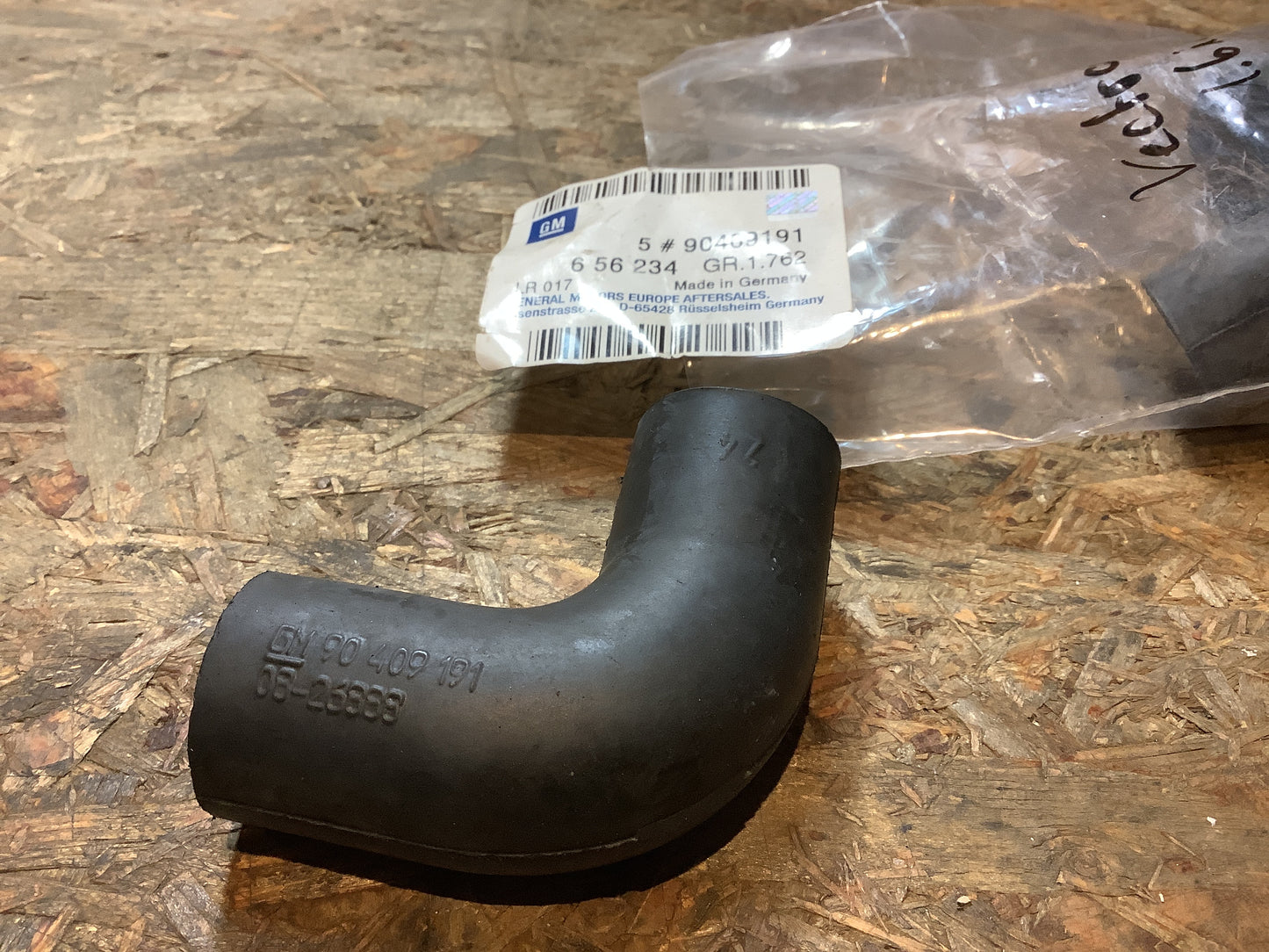 Vectra A/B 1.6i,1.6s Schlauch an Kurbelgehäuseentlüftung Original GM NEU