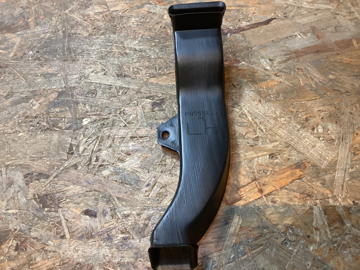 Mitsubishi Montero Bj.83-91 Heizung, Kanal, Armaturenbrett, Entlüftung, Einsatz Original Mitsubishi NEU