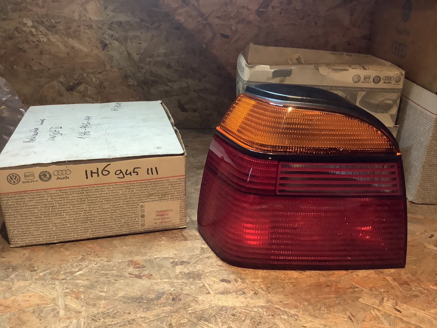 Vw Golf III Heckleuchte links Original Genuine Parts NEU