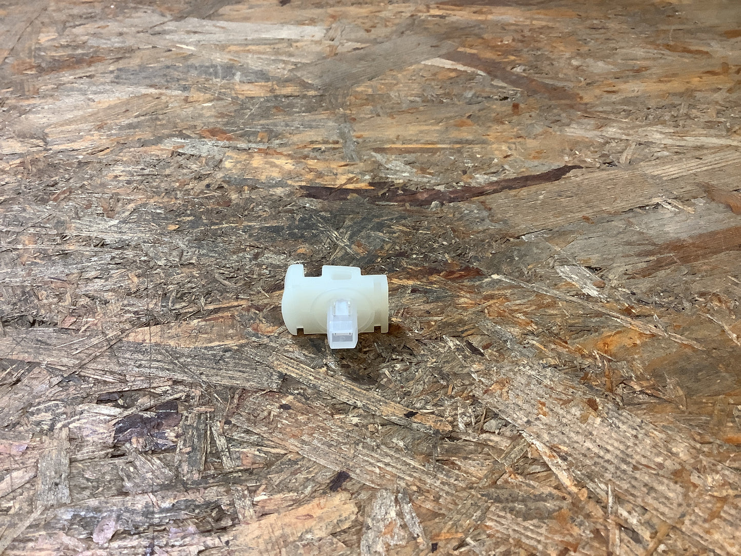 Mitsubishi Lancer, Evo 5 (6, CP9A) Abstandhalter, Windschutzscheibe Original Mitsubishi NEU