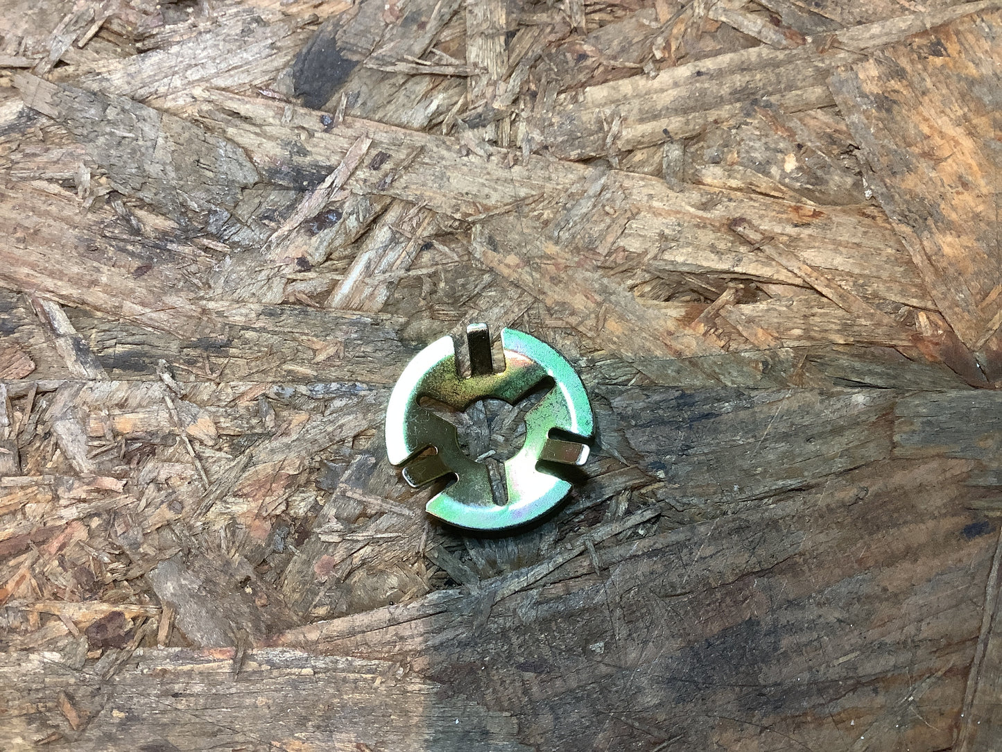 Modell unbekannt Ring, Festsetzung, Stoßstange Original GM NEU