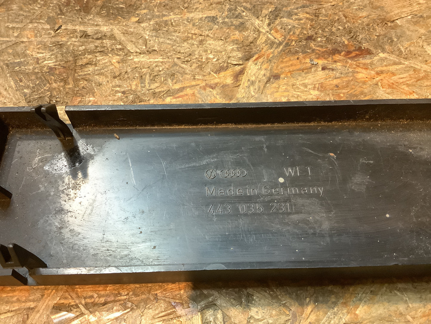 Audi Modell ? Blende, Radioschacht Original VW NEU