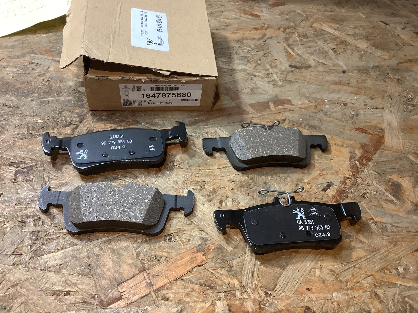Peugeot 308 II, Bremsbeläge hinten Original Genuine Parts NEU