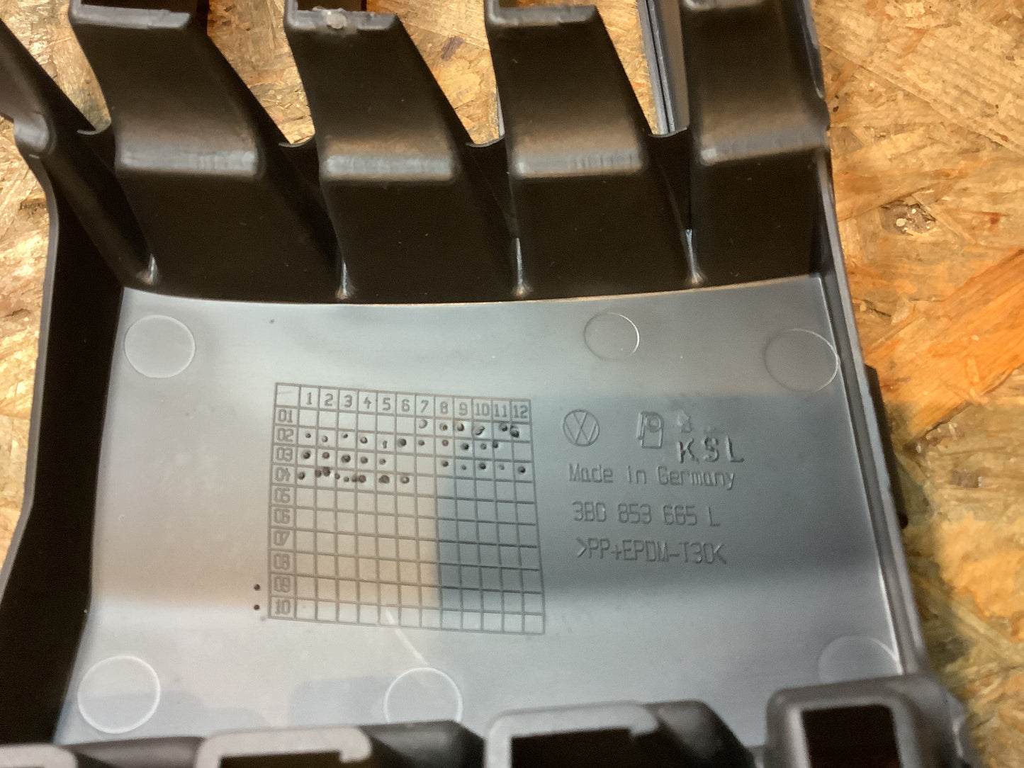 VW Passat 2000-05 Lüftungsgitter, Stoßfänger Original VW NEU