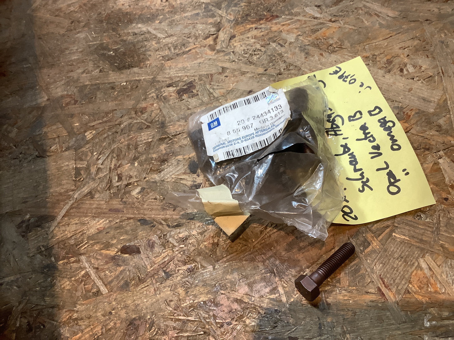 Opel Vectra B, Omega B Schraube Abgasanlage Original GM NEU