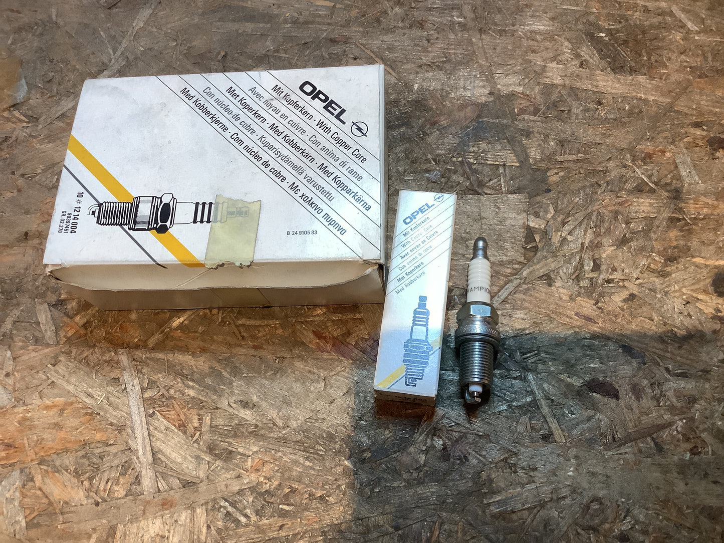 Opel Calibra A, Vectra A Zündkerze Original Opel NEU