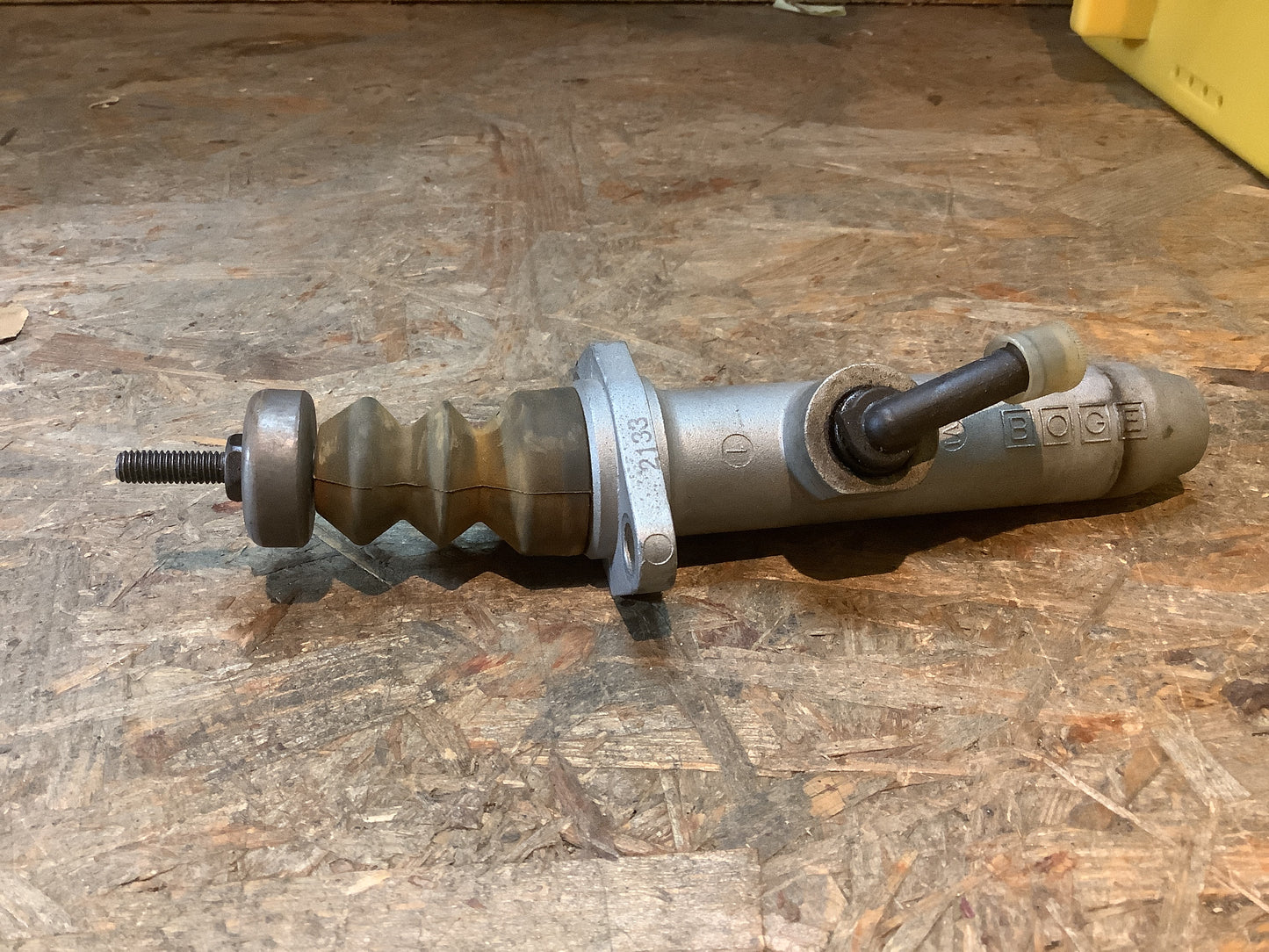 Audi 80/90 B3/B4, Audi Coupé Geberzylinder Kupplung Original Audi NEU