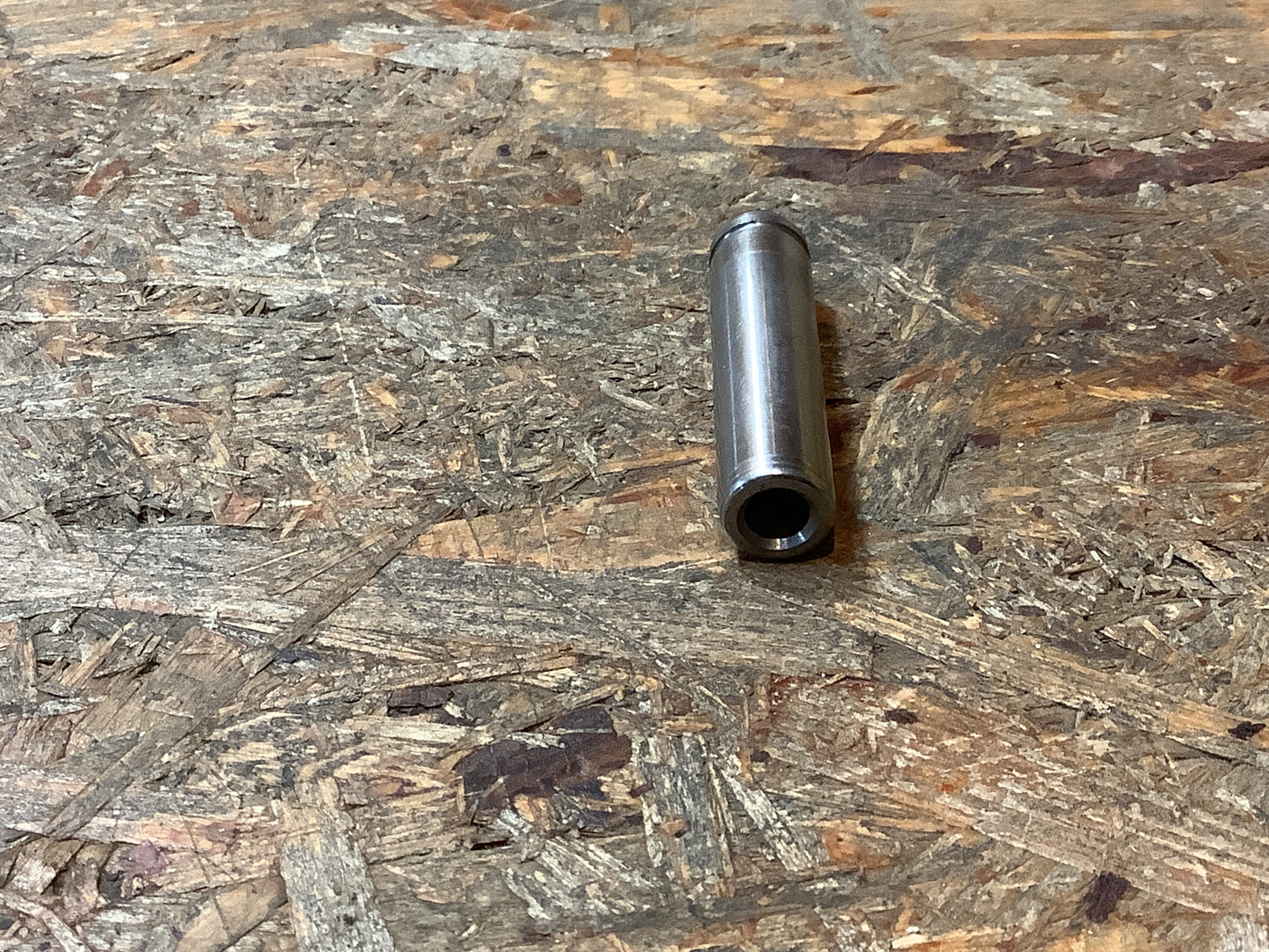 Mitsubishi Evo 5-9 Ventilführung, Auslassseite Original Mitsubishi NEU