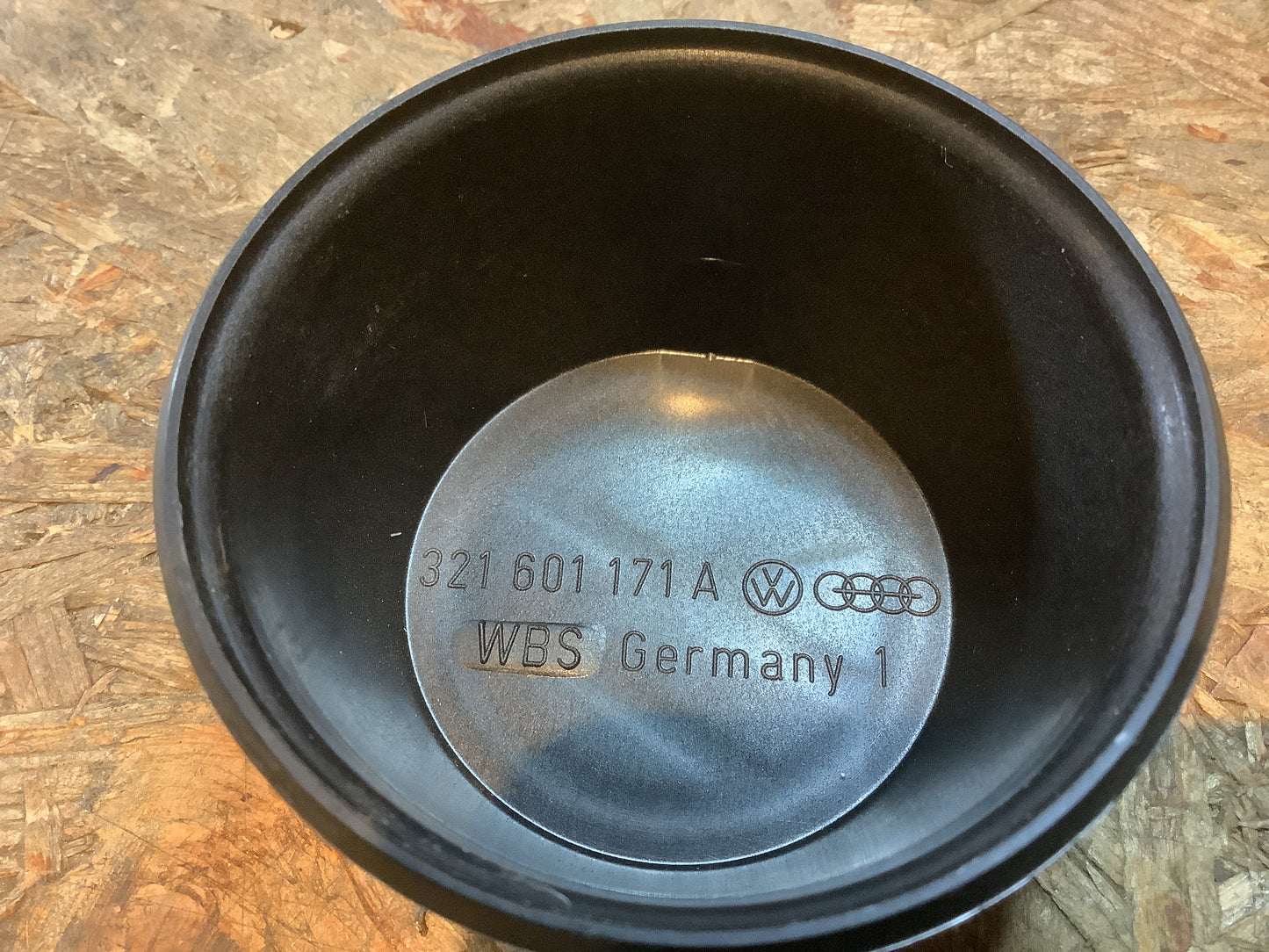 VW Passat, Golf 2 Nabendeckel Original VW NEU aus Altbestand