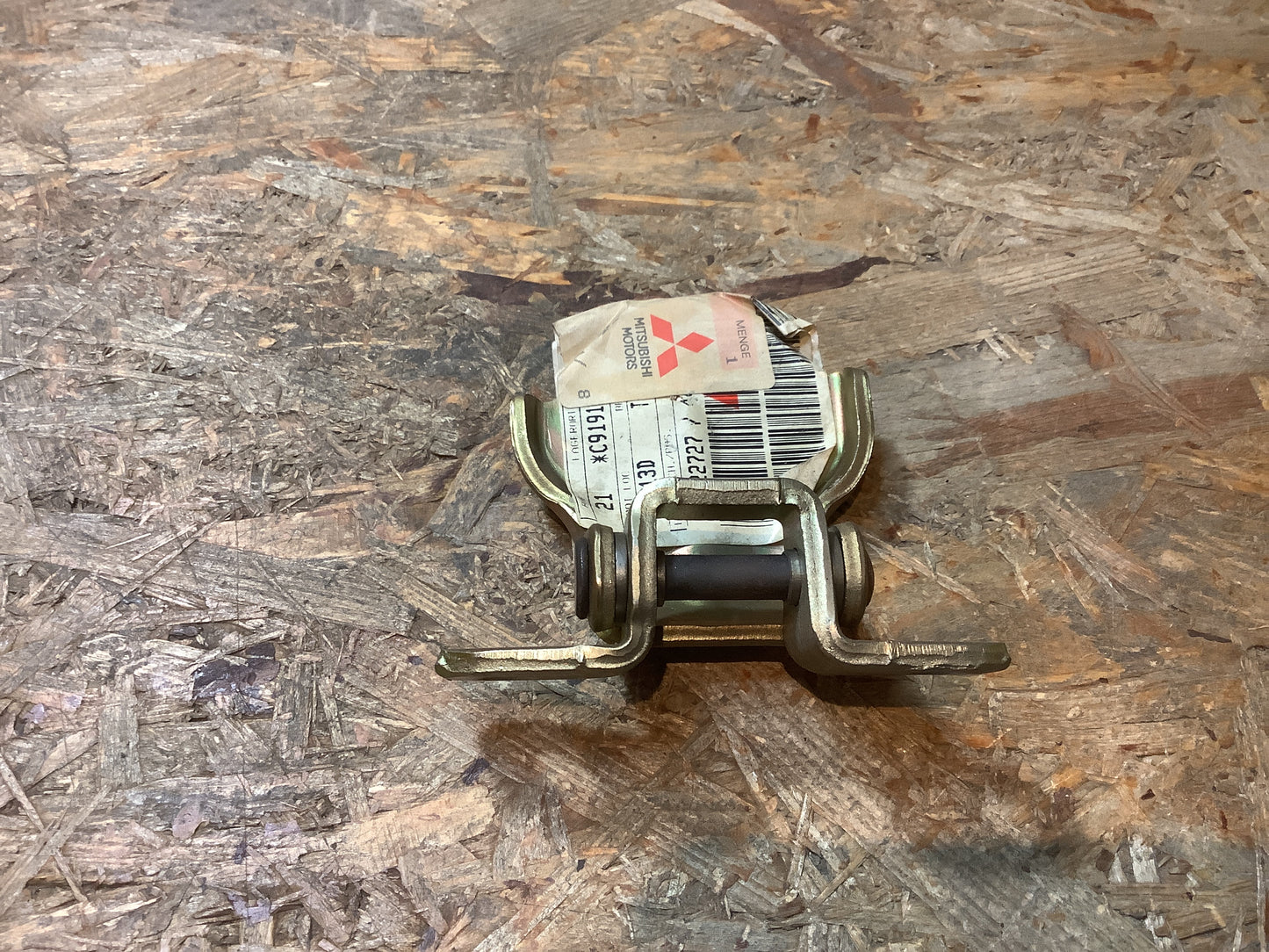 Mitsubishi Colt Türscharnier, hinten links unten Original Mitsubishi NEU