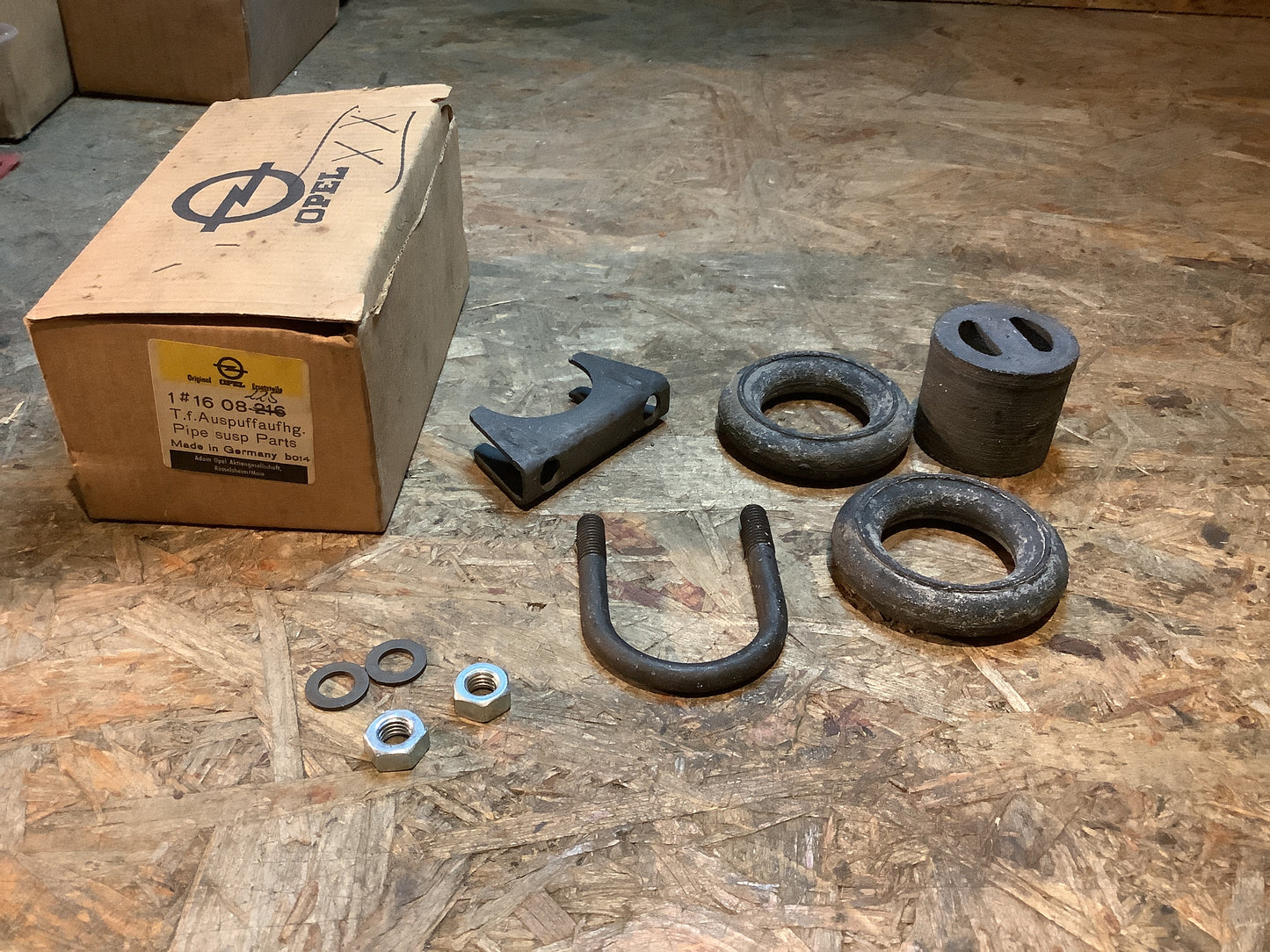 Kadett C Auspuffaufhängung Original Opel NEU