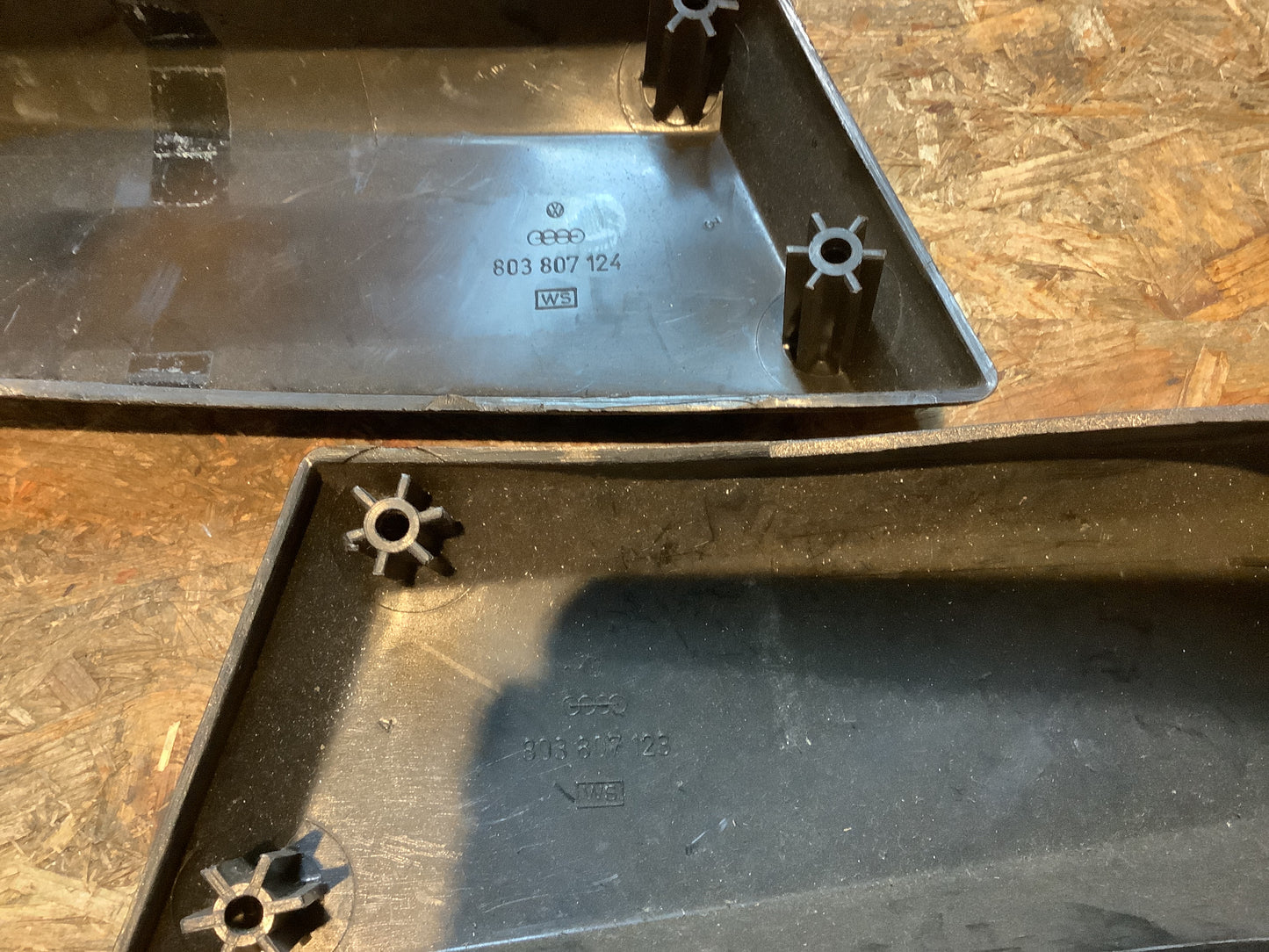 VW Bus T3 Stoßstangenecken-Satz Original VW NEU