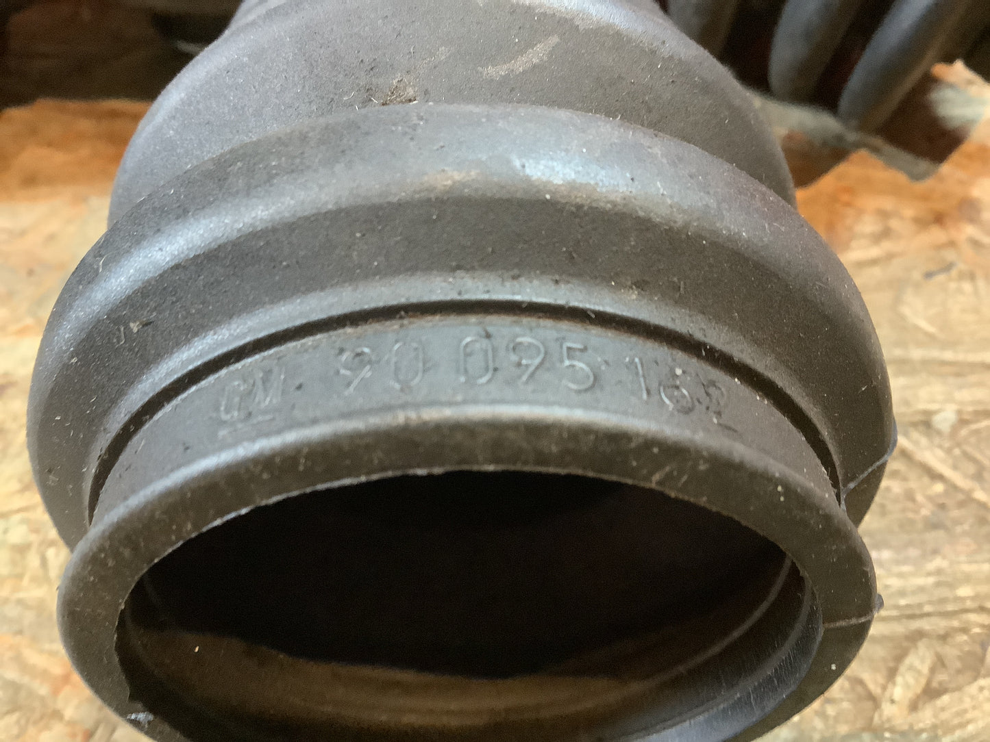 Kadett E Achsmanschette Original GM NEU