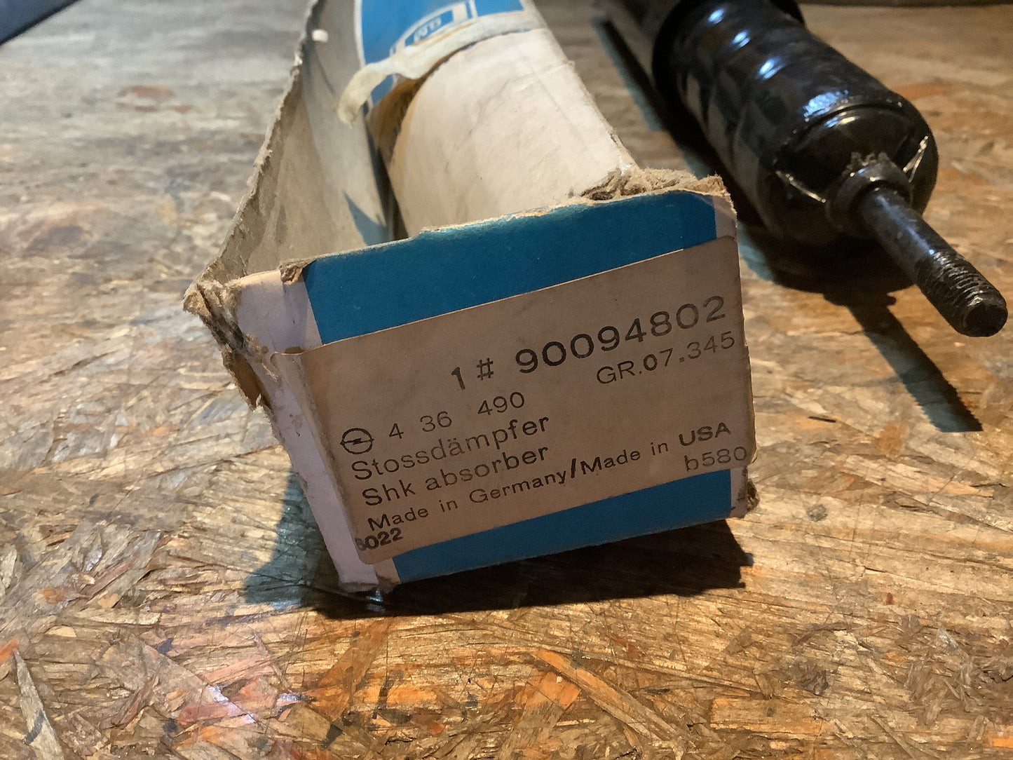 Opel Astra, Kadett Stoßdämpfer hinten Original GM NEU